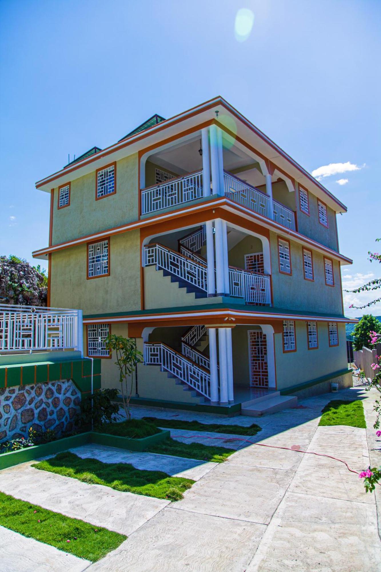 J&G Villa Hotel Cap-Haitien Ngoại thất bức ảnh
